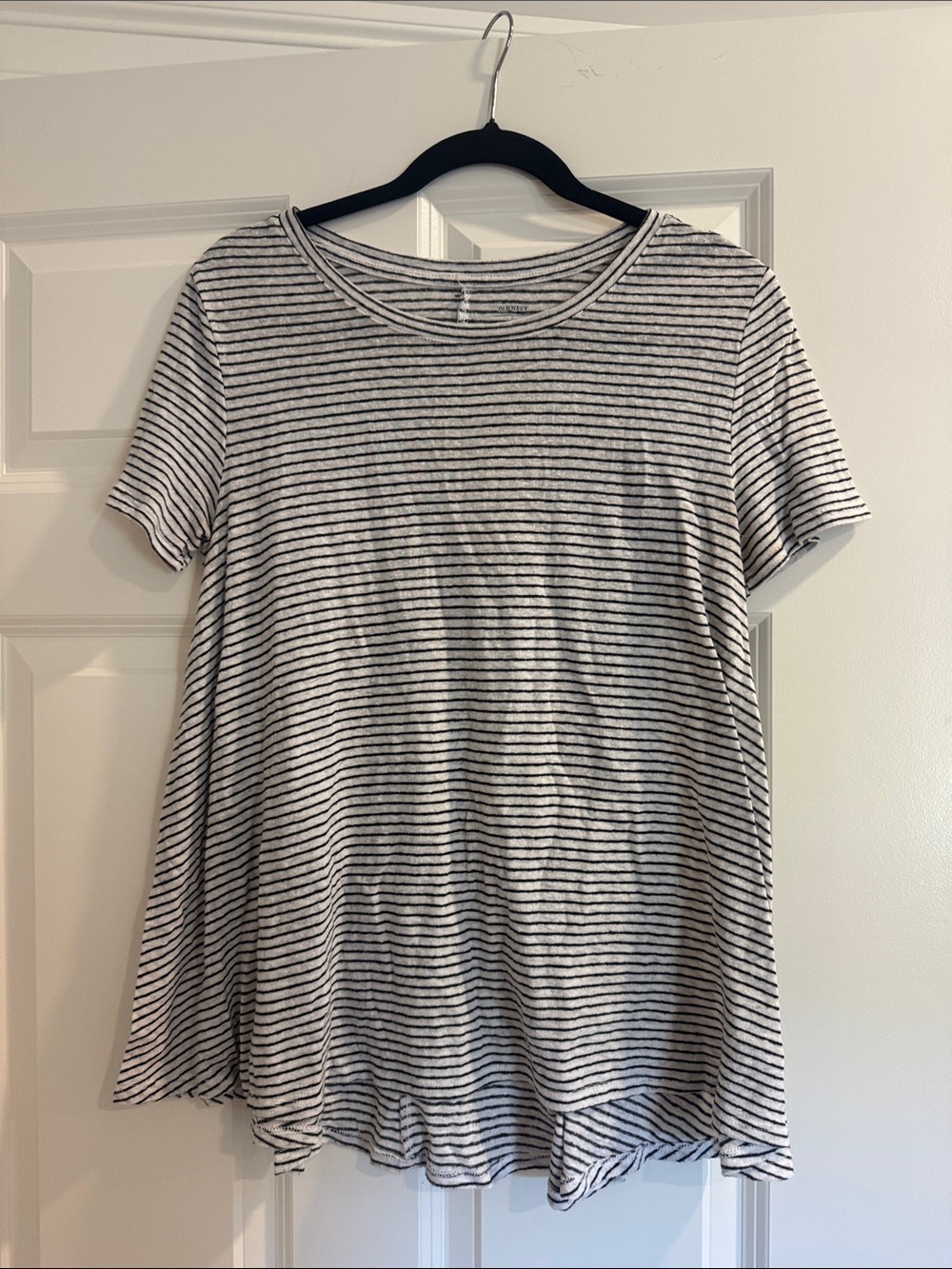 Old Navy Black & White Striped Short-Sleeve Swing Tee